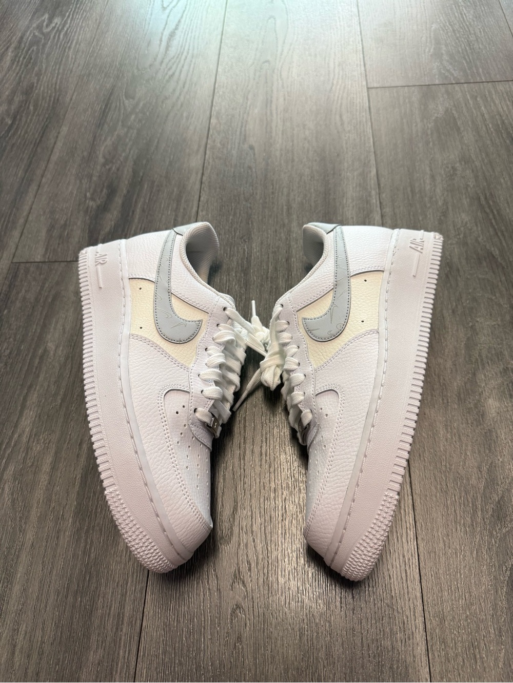 Nike Air Force 1 '07 Reflective Mini Swooshes White Shoes Women's 9 DV2237-100